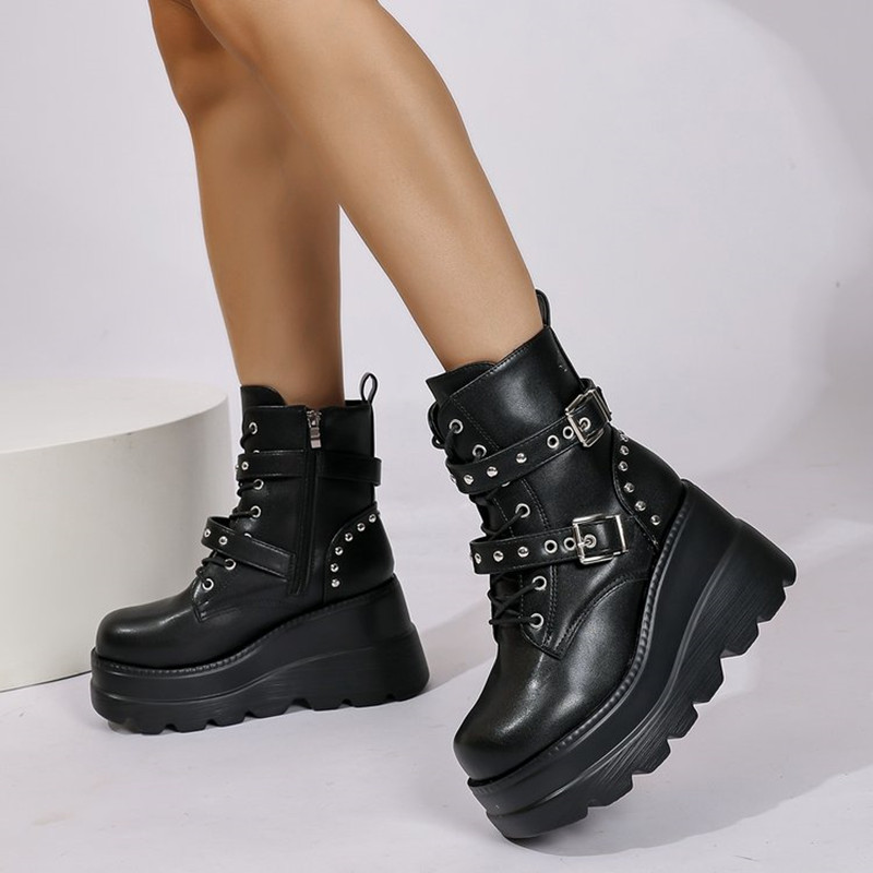 Sepatu Bot Kulit Wanita Model  - Leather Classic Strap ulasan dan harga