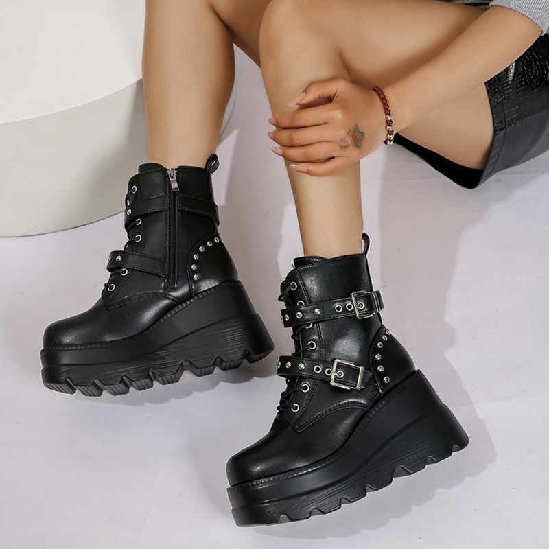 Sepatu Bot Kulit Wanita Model  - Leather Classic Strap ulasan dan harga